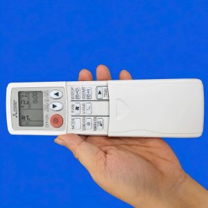 Mua điều khiển điều hòa Mitsubishi MS-HM25VA-V1 mã E22R17426 chính hãng, dùng chung nhiều model MS-HM, MS-HP, MS-JS. Giao hàng toàn quốc, bảo hành theo quy định.